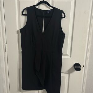 GAP Black Pleated Front Keyhole Back Sleeveless Dress Sz 14